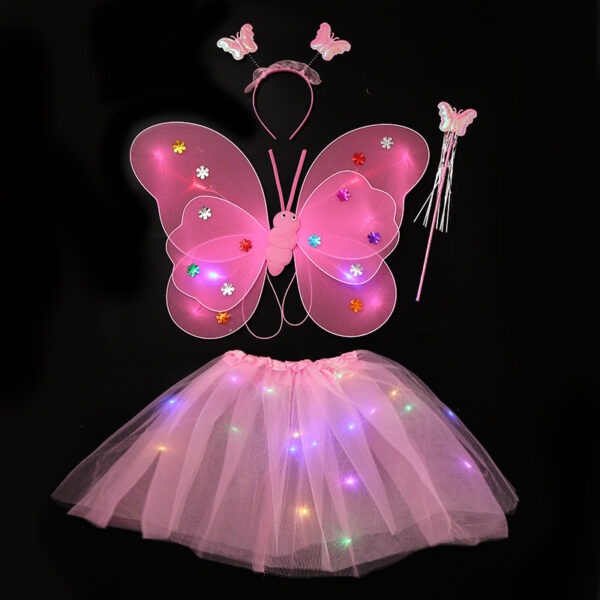 Déguisement papillon rose clair, aile et jupette à LED, jupette froufrou lumière LED, ensemble jupette petite fille 2-6ans, facile a enfiler, costume enfant pas cher, magnifique ensemble LED, serre tête papillon, baguette, carnaval, fête école, Noel, enfant, accessoires, costume, taille 2-6ans, fête costumée, cadeau, enfant déguisé, rêves, imagination,